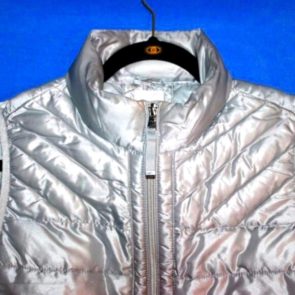 GAP Metallic Puffer Vest - Silver Ombre - Stand Collar - Lightweight Layer-Small - Picture 2 of 8